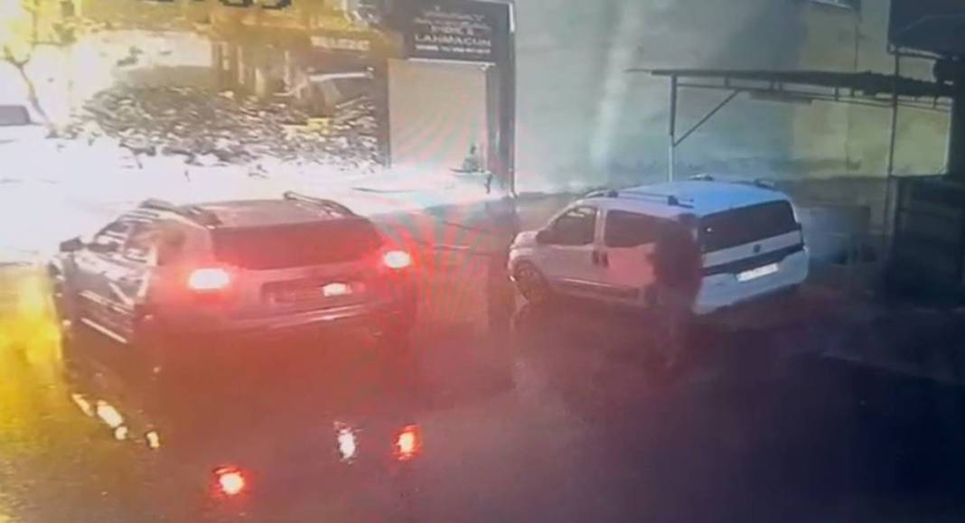 Onlarca aracın lastiğini fütursuzca kesip yoluna devam etti! O ilçede lastikçiler fazla mesai yaptı 17